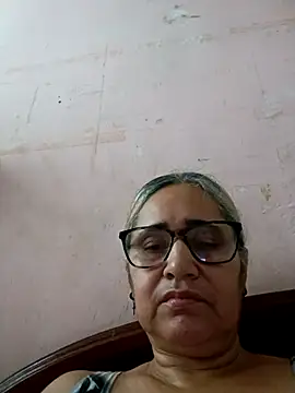 Snapshot of _candi chatting on November 10, 2025, 12:10 pm candi online show from November 10, 2025, 12:10 pm