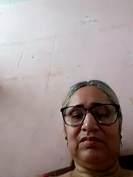 Snapshot of _candi chatting on November 18, 2025, 2:20 pm candi online show from November 18, 2025, 2:20 pm