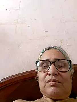 Snapshot of _candi chatting on November 22, 2025, 5:23 pm candi online show from November 22, 2025, 5:23 pm