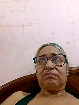 Snapshot of _candi chatting on December 4, 2025, 12:37 pm candi online show from December 4, 2025, 12:37 pm