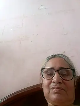 Snapshot of _candi chatting on November 6, 2025, 3:16 pm candi online show from November 6, 2025, 3:16 pm