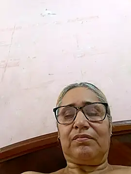 Snapshot of _candi chatting on November 12, 2025, 1:59 pm candi online show from November 12, 2025, 1:59 pm