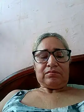 Snapshot of _candi chatting on October 27, 2025, 12:39 pm candi online show from October 27, 2025, 12:39 pm