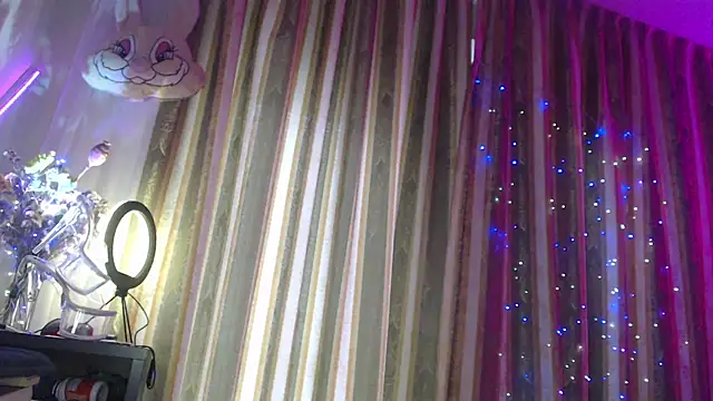 Snapshot of amorelara chatting on July 12, 2026, 11:44 am amorelara online show from July 12, 2026, 11:44 am