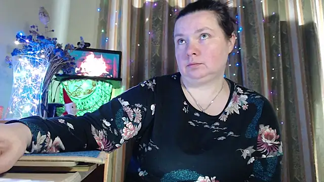 amorelara online show from February 3, 2026, 9:03 am