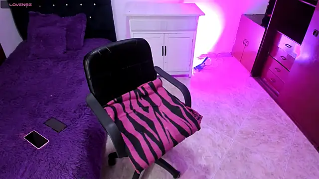 Snapshot of Alaska_atm chatting on February 11, 2025, 8:20 pm Alaska atm online show from February 11, 2025, 8:20 pm