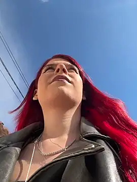 RiriRoseey online show from April 9, 2026, 7:47 am