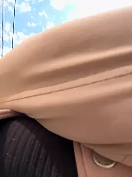 RiriRoseey online show from April 20, 2026, 8:06 am