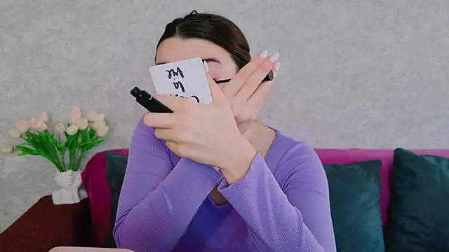 Miss Arwen online show from November 17, 2025, 4:38 am