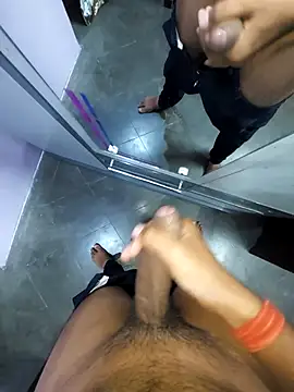 Snapshot of studboy1111 chatting on November 8, 2025, 6:33 pm studboy1111 online show from November 8, 2025, 6:33 pm