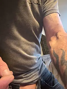 Shyboy817 online show from December 18, 2025, 12:20 pm