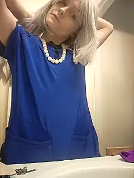 Snapshot of AriellaTaylor chatting on January 13, 2025, 2:21 pm AriellaTaylor online show from January 13, 2025, 2:21 pm