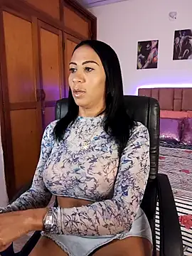 charlotte bayron02 online show from April 18, 2026, 12:24 am