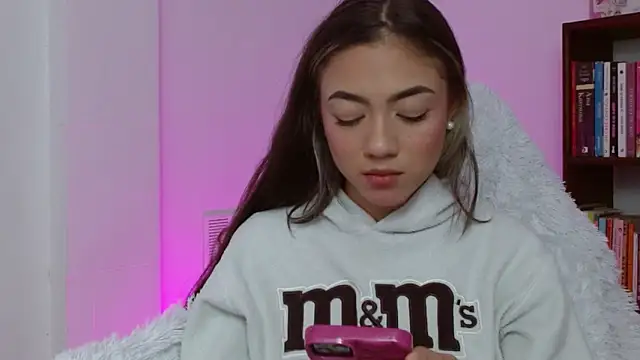 Snapshot of hantonella_ chatting on December 2, 2025, 2:52 pm hantonella online show from December 2, 2025, 2:52 pm