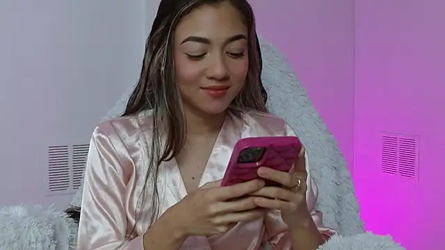 Snapshot of hantonella_ chatting on December 3, 2025, 4:50 pm hantonella online show from December 3, 2025, 4:50 pm