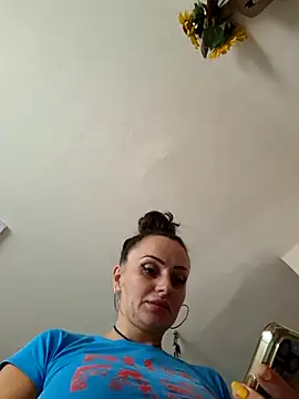 dolcevita002 online show from July 15, 2026, 7:26 am