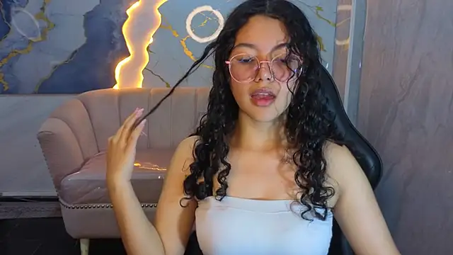 victoria castillo b online show from March 29, 2026, 7:37 pm