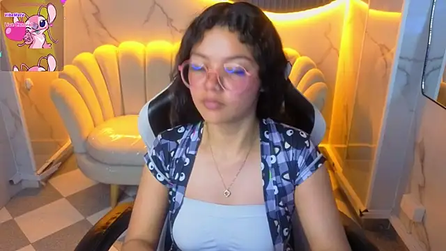 victoria castillo b online show from March 2, 2026, 7:54 pm