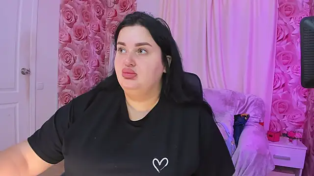 Snapshot of MonaSteele chatting on September 19, 2025, 5:00 am MonaSteele online show from September 19, 2025, 5:00 am