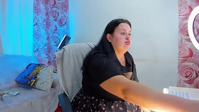 Snapshot of MonaSteele chatting on September 12, 2025, 5:07 am MonaSteele online show from September 12, 2025, 5:07 am