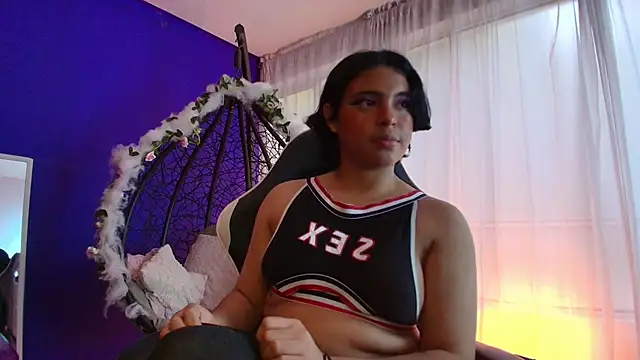 Snapshot of Emmapark_ chatting on February 5, 2026, 8:48 pm Emmapark online show from February 5, 2026, 8:48 pm