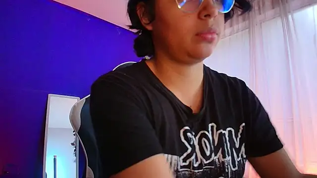 Snapshot of Emmapark_ chatting on January 31, 2026, 7:23 pm Emmapark online show from January 31, 2026, 7:23 pm