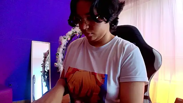 Snapshot of Emmapark_ chatting on February 3, 2026, 6:46 pm Emmapark online show from February 3, 2026, 6:46 pm