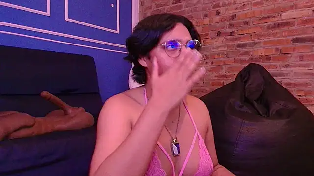 Snapshot of Emmapark_ chatting on December 3, 2025, 7:13 pm Emmapark online show from December 3, 2025, 7:13 pm