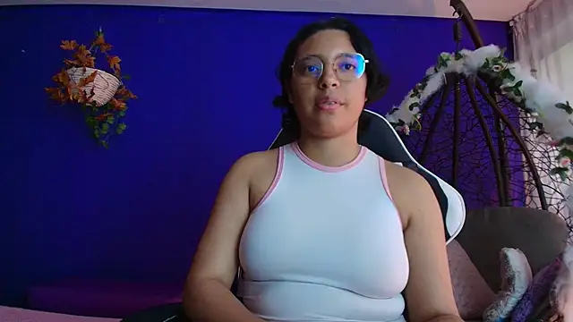 Snapshot of Emmapark_ chatting on February 7, 2026, 6:38 pm Emmapark online show from February 7, 2026, 6:38 pm