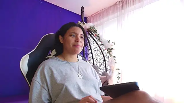 Snapshot of Emmapark_ chatting on February 15, 2026, 3:11 pm Emmapark online show from February 15, 2026, 3:11 pm