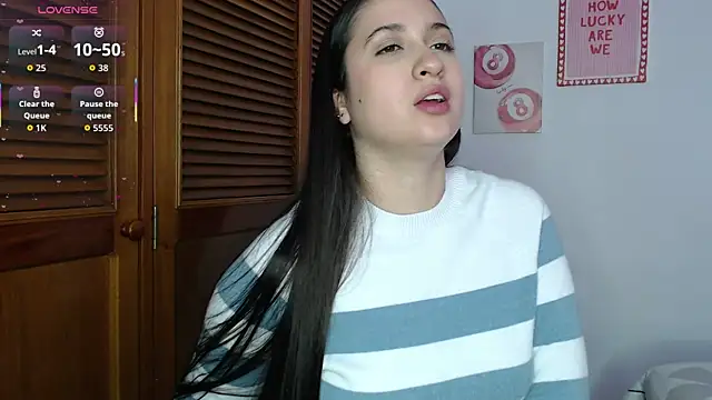 sofiaduque 26 online show from April 18, 2026, 7:07 pm