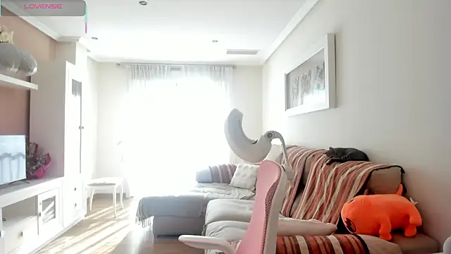 Snapshot of bella_apont chatting on November 17, 2025, 11:25 am bella apont online show from November 17, 2025, 11:25 am