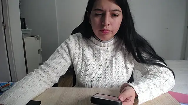 Contantin helena online show from February 4, 2026, 2:23 pm