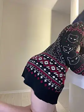 Snapshot of Erotic_Synth_Goddess chatting on December 29, 2024, 11:40 am Erotic Synth Goddess online show from December 29, 2024, 11:40 am