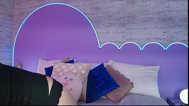 Giaa Ross online show from March 27, 2026, 7:37 pm