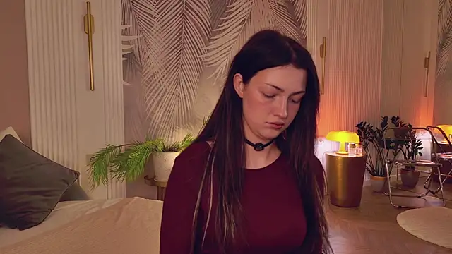 Miley Smile online show from November 23, 2025, 5:50 am