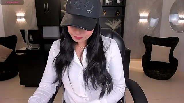 Snapshot of AlyssaDean chatting on November 1, 2025, 11:26 am AlyssaDean online show from November 1, 2025, 11:26 am