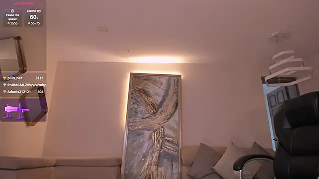 RoxanneHill  online show from March 11, 2025, 6:41 pm