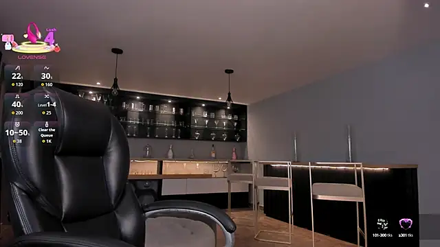 RoxanneHill  online show from September 11, 2025, 11:54 am