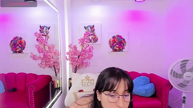 Snapshot of Miss_dolly_ chatting on March 5, 2025, 12:22 pm Miss dolly  online show from March 5, 2025, 12:22 pm