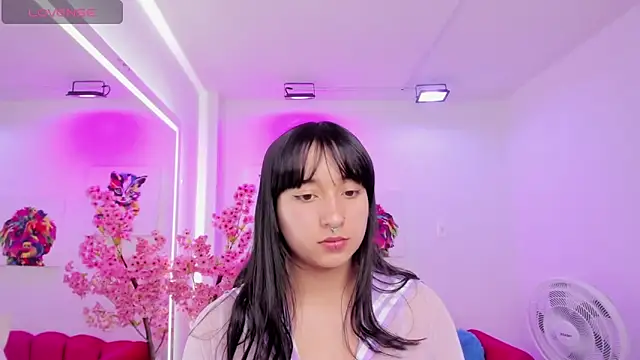 Snapshot of Miss_dolly_ chatting on February 13, 2025, 12:32 pm Miss dolly  online show from February 13, 2025, 12:32 pm