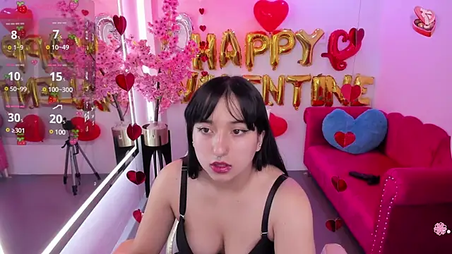 Snapshot of Miss_dolly_ chatting on February 15, 2025, 12:33 pm Miss dolly  online show from February 15, 2025, 12:33 pm