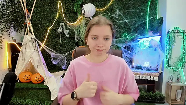 MayaSinabon online show from October 22, 2025, 9:09 am