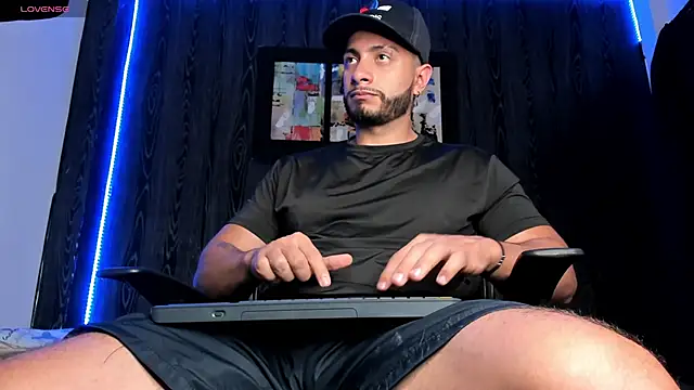 Snapshot of Mark_Buffet02 chatting on January 8, 2025, 5:15 pm Mark Buffet02 online show from January 8, 2025, 5:15 pm