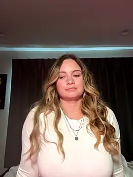 Sophie Raegan online show from December 22, 2025, 3:56 pm