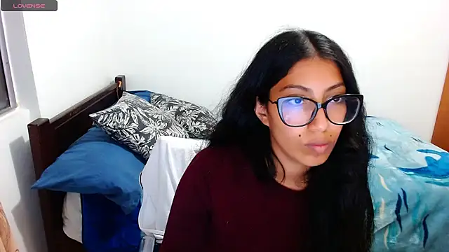 sofia rosse4 online show from September 29, 2025, 12:50 am