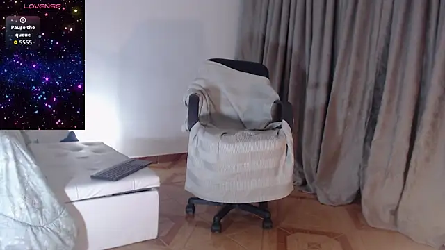 Snapshot of ana_bella1 chatting on December 19, 2025, 2:15 am ana bella1 online show from December 19, 2025, 2:15 am