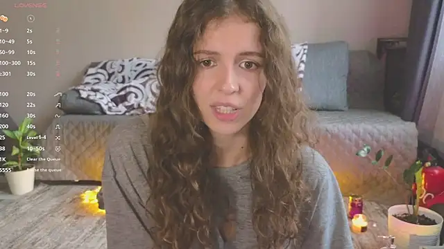 Snapshot of Sereta_Finn chatting on September 22, 2025, 11:38 am Sereta Finn online show from September 22, 2025, 11:38 am