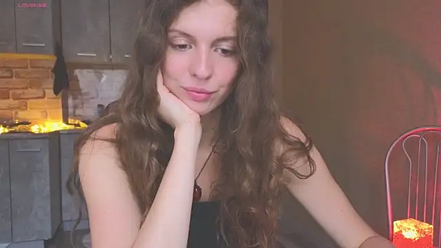 Snapshot of Sereta_Finn chatting on October 16, 2025, 10:23 am Sereta Finn online show from October 16, 2025, 10:23 am