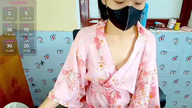 Snapshot of __Saphia__ chatting on December 1, 2025, 1:06 am Saphia online show from December 1, 2025, 1:06 am